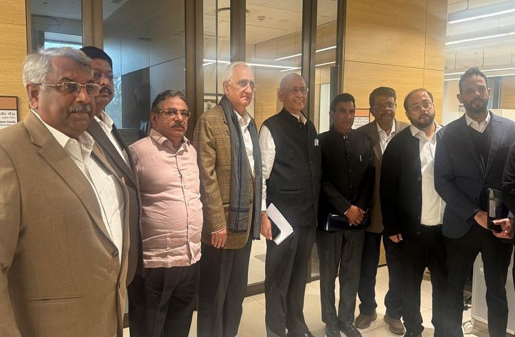 ರಾಜ್ಯ ಕಾಂಗ್ರೆಸ್ ಗೆ ಕಾನೂನು ಬಲ; ವಕೀಲರ ಬೃಹತ್ ಸಮ್ಮೇಳನಕ್ಕೆ ದಿಲ್ಲಿಯಲ್ಲಿ ಕಸರತ್ತು, ಜ.24ರಂದು ಮಂಗಳೂರಿನಲ್ಲಿ ಸಮಾವೇಶ