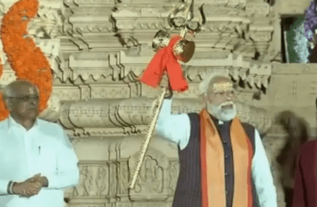 Watch video: ಸೋಮನಾಥ ದೇವಸ್ಥಾನದಲ್ಲಿ ಪ್ರಾರ್ಥನೆ ಸಲ್ಲಿಸಿದ ಪ್ರಧಾನಿ ಮೋದಿ, ಸ್ವಾಭಿಮಾನ್ ಪರ್ವದಲ್ಲಿ ಭಾಗಿ | Swabhiman Parv