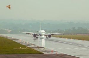 BREAKING : ಮುಂಬೈ ವಿಮಾನ ನಿಲ್ದಾಣದಲ್ಲಿ ಏರ್ ಇಂಡಿಯಾ ಮತ್ತು ಇಂಡಿಗೋ ವಿಮಾನಗಳ ನಡುವೆ ಡಿಕ್ಕಿ!