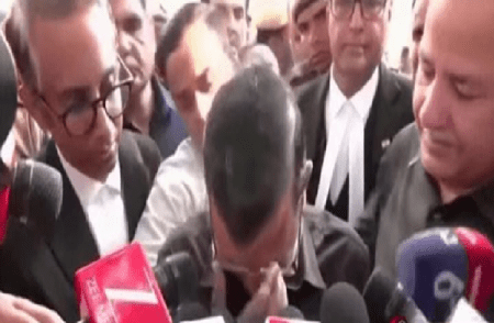 ನಾನು ಪ್ರಾಮಾಣಿಕ, ಆಪ್ ಪಕ್ಷವನ್ನು ಮುಗಿಸಲು ಸಂಚು ರೂಪಿಸಿದ್ದರು : ಕೋರ್ಟ್ ತೀರ್ಪಿನ ಬೆನ್ನಲ್ಲೆ, ಕಣ್ಣೀರಿಟ್ಟ ಕೇಜ್ರಿವಾಲ್