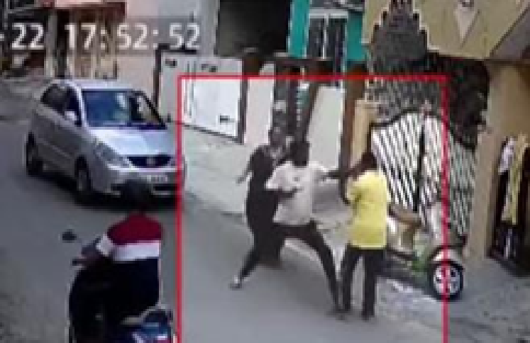 ಬೆಂಗಳೂರಲ್ಲಿ ಕಾರು ಚಾಲಕನ ಅಟ್ಟಹಾಸ : ನಡೆದುಕೊಂಡು ಹೋಗ್ತಿದ್ದ ವೃದ್ಧನ ಮೇಲೆ ಹಲ್ಲೆ, ಆರೋಪಿ ಅರೆಸ್ಟ್!