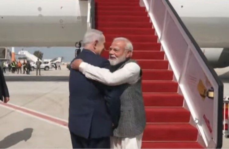 Watch Video : ಇಸ್ರೇಲ್’ನಲ್ಲಿ ‘ಪ್ರಧಾನಿ ಮೋದಿ’ಗೆ ಆತ್ಮೀಯ ಸ್ವಾಗತ, ಏರ್ಪೋರ್ಟ್’ನಲ್ಲಿ ನೆತನ್ಯಾಹು ಅಪ್ಪುಗೆಯ ವೆಲ್ ಕಮ್