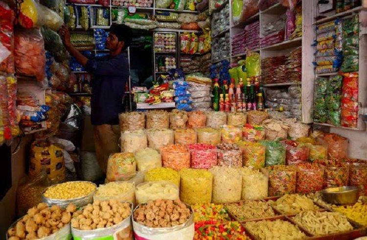 BREAKING : ಜನಸಾಮಾನ್ಯರಿಗೆ ಬಿಗ್ ಶಾಕ್ : `ಅಡುಗೆ ಎಣ್ಣೆ, ಸೋಪ್’ ಸೇರಿ ಅಗತ್ಯ ವಸ್ತುಗಳ ಬೆಲೆಯಲ್ಲಿ ಭಾರೀ ಏರಿಕೆ !