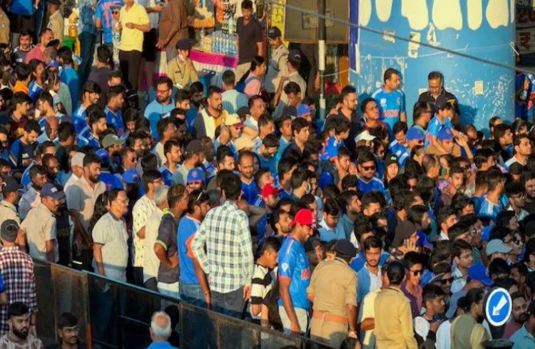 ಅಭಿಮಾನಿಗಳಿಗೆ ಐಸಿಸಿ ಗೂಗ್ಲಿ ; ಸ್ಥಳ ನಿಗದಿಗೂ ಮುನ್ನ ಸೆಮಿಫೈನಲ್, ಫೈನಲ್ ಪಂದ್ಯಗಳ ಟಿಕೆಟ್ ಮಾರಾಟ