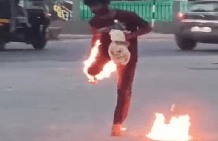 SHOCKING : ಉಡುಪಿಯಲ್ಲಿ ಪೆಟ್ರೋಲ್ ಸುರಿದುಕೊಂಡು ಬೆಂಕಿ ಹಚ್ಚಿಕೊಂಡ ಯುವಕ ತಪ್ಪಿದ ಭಾರಿ ಅನಾಹುತ!