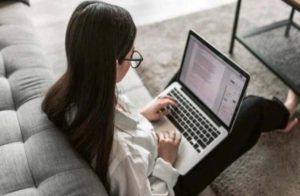 ಮನೆಯಿಂದಲೇ ಕೆಲಸ ಯೋಜನೆ : ಮಹಿಳೆಯರಿಗೆ ತಿಂಗಳಿಗೆ 25,000 ರೂ., ಈ ವೈರಲ್ ಸುದ್ದಿಯ ನಿಜವೆಷ್ಟು ಗೊತ್ತಾ?