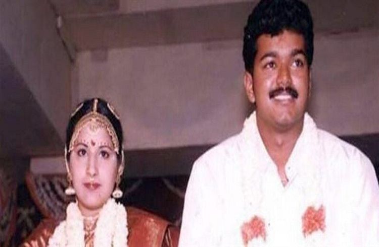 BREAKING: ಟಿವಿಪಿ ಮುಖ್ಯಸ್ಥ, ನಟ ವಿಜಯ್ ದಾಂಪತ್ಯದಲ್ಲಿ ಬಿರುಕು: ವಿಚ್ಛೇದನಕ್ಕೆ ಅರ್ಜಿ ಸಲ್ಲಿಸಿದ ಪತ್ನಿ ಸಂಗೀತಾ