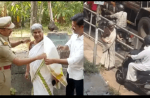 Watch video: ಫುಟ್ ಪಾತ್ ನಲ್ಲಿ ಸ್ಕೂಟರ್ ಸವಾರಿ ಮಾಡದಂತೆ ತಡೆದ ಮಹಿಳೆಗೆ ಸನ್ಮಾನ