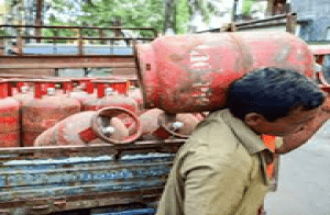 BREAKING : ಸಿಲೆಂಡರ್ ಗ್ರಾಹಕರಿಗೆ ಕೇಂದ್ರ ಸರ್ಕಾರ ಬಿಗ್ ಶಾಕ್ : ‘PNG’ ಇದ್ದರೆ, ‘LPG’ ಸರೆಂಡರ್ ಮಾಡುವುದು ಕಡ್ಡಾಯ