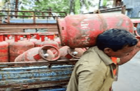 BREAKING : ಸಿಲೆಂಡರ್ ಗ್ರಾಹಕರಿಗೆ ಕೇಂದ್ರ ಸರ್ಕಾರ ಬಿಗ್ ಶಾಕ್ : ‘PNG’ ಇದ್ದರೆ, ‘LPG’ ಸರೆಂಡರ್ ಮಾಡುವುದು ಕಡ್ಡಾಯ