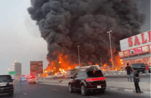 BREAKING : ಇರಾನ್ ಡ್ರೋನ್ ದಾಳಿಗೆ ಹೊತ್ತಿ ಉರಿಯುತ್ತಿದೆ ದುಬೈನ ತೈಲ ಟ್ಯಾಂಕರ್ : ವಿಡಿಯೋ ವೈರಲ್ | Watch Video