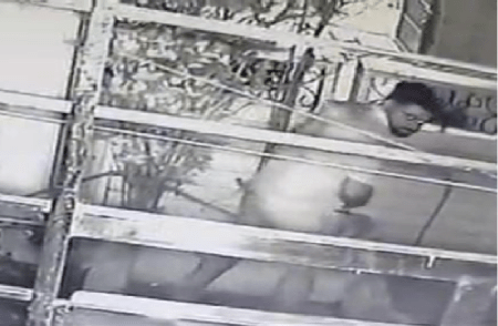 SHOCKING : ಮಹಿಳೆಯರೇ ಹುಷಾರ್ : ಮನೆಯ ಗೋಡೆ ಹಾರಿ ಮಹಿಳೆಯರ ಒಳ ಉಡುಪು ಕದ್ದ ವಿಕೃತ ಕಾಮಿ!