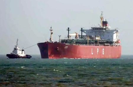 BREAKING : ಗುಜರಾತ್ ತಲುಪಿದ 45,000 ಟನ್ LPG ಹೊತ್ತ ‘ನಂದಾದೇವಿ’ ಹಡಗು !