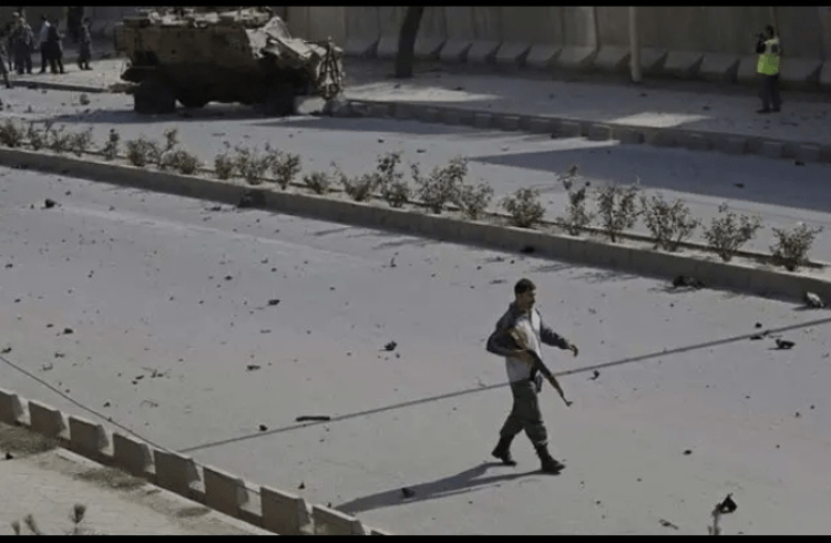 BREAKING: ಕಾಬೂಲ್ ರಣರಂಗ: ಪಾಕಿಸ್ತಾನಿ ವಿಮಾನದ ಮೇಲೆ ಅಫ್ಘಾನ್ ಪಡೆಗಳಿಂದ ಗುಂಡಿನ ದಾಳಿ; ಭೀಕರ ಸ್ಫೋಟ!