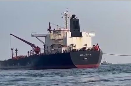 BREAKING : ಚೀನಾಕ್ಕೆ ತೆರಳುತ್ತಿದ್ದ ರಷ್ಯಾದ ತೈಲ ಟ್ಯಾಂಕರ್ ಭಾರತಕ್ಕೆ ಆಗಮನ ; ಮಂಗಳೂರು ಬಂದರಿಗೆ ಬಂದೀಳಿದ ಮೊದಲು ಹಡಗು