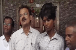 ರಾಜ್ಯದಲ್ಲಿ ಹೃದಯವಿದ್ರಾವಕ ಘಟನೆ : ಶಿವಮೊಗ್ಗದಲ್ಲಿ ತಂದೆ ಸಾವಿನ ದುಃಖದಲ್ಲಿ ಪರೀಕ್ಷೆ ಬರೆಯುತ್ತಿರುವ ವಿದ್ಯಾರ್ಥಿ!