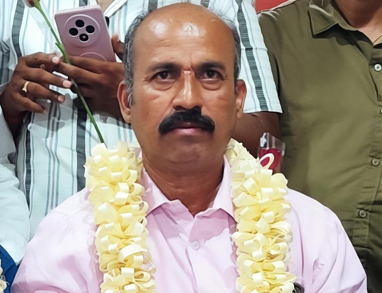 ಸೋಲಿಸಲು ಬಂದವರ ನಡುವೆ ಸದ್ದಿಲ್ಲದೇ ಗೆದ್ದು ಮಾರಿಗುಡಿ ಖಜಾಂಚಿಯಾದ ವಿ.ಶಂಕರ್; ಸಾಗರ ಜನರ ಪ್ರೀತಿಯೇ ನನ್ನ ಶ್ರೀರಕ್ಷೆ ಎಂದು ಕೃತಜ್ಞತೆ