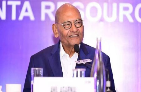 ನಿಮ್ಗೆ ಗೊತ್ತಾ? ಟಿಫಿನ್ ಬಾಕ್ಸ್ ಹಿಡಿದು ಮುಂಬೈ ರೈಲು ಹತ್ತಿದ ಇವ್ರಿಂದು 42 ಸಾವಿರ ಕೋಟಿ ಸಾಮ್ರಾಜ್ಯದ ಒಡೆಯ!