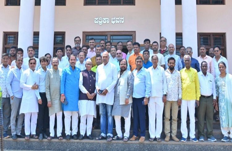 ಬೀದರ್ ನಲ್ಲಿ 40ನೇ ರಾಜ್ಯ ಪತ್ರಕರ್ತರ ಸಮ್ಮೇಳ: ಪೂರ್ವಭಾವಿ ಸಿದ್ಧತಾ ಸಭೆ ನಡೆಸಿದ ರಾಜ್ಯಾಧ್ಯಕ್ಷ ಶಿವಾನಂದ ತಗಡೂರ