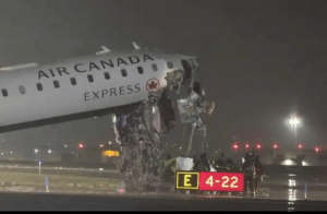 BIG UPDATES:ನ್ಯೂಯಾರ್ಕ್ ರನ್ವೇನಲ್ಲಿ ಅಗ್ನಿಶಾಮಕ ದಳದ ಟ್ರಕ್ಗೆ ಡಿಕ್ಕಿ ಹೊಡೆದ ಏರ್ ಕೆನಡಾ ವಿಮಾನ; 70 ಪ್ರಯಾಣಿಕರಿಗೆ ಗಾಯ,ಇಬ್ಬರು ಸಾವು!