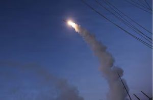 BREAKING : ಯುದ್ಧ ಪರಿಸ್ಥಿತಿಯ ನಡುವೆಯೇ ಉತ್ತರ ಕೊರಿಯಾದಿಂದ ಕ್ಷಿಪಣಿ ಉಡಾವಣೆ : ದೃಢಿಕರಿಸಿದ ಜಪಾನ್