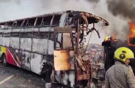 BREAKING : ಆಂಧ್ರಪ್ರದೇಶದಲ್ಲಿ ಮತ್ತೊಂದು ಘೋರ ದುರಂತ : ಬಸ್ ಹೊತ್ತಿ ಉರಿದು 10 ಪ್ರಯಾಣಿಕರು ಸಜೀವ ದಹನ !