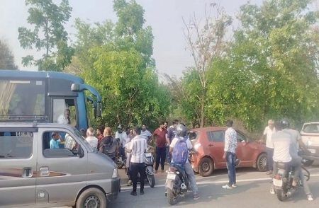 ಬೆಂಗಳೂರಲ್ಲಿ ಬಳಿ ಸರಣಿ ಅಪಘಾತ: ಆಕ್ರೋಶಗೊಂಡ ಸಾರ್ವಜನಿಕರಿಂದ ಕೆಎಸ್ಆರ್ಟಿಸಿ ಚಾಲಕನಿಗೆ ಧರ್ಮದೇಟು