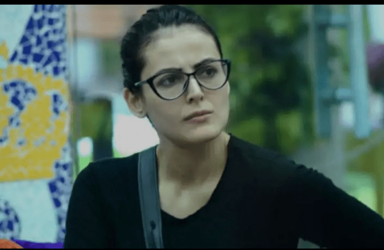 ‘ಭಾರತ ನನಗೆ ಮೋಸ ಮಾಡಿದೆ’: ದೇಶ ತೊರೆದು ಇರಾನ್ಗೆ ಮರಳಲು ಮುಂದಾದ ನಟಿ ಮಂದಾನ ಕರೀಮಿ!