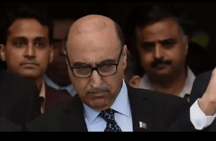 ’ಅಮೆರಿಕ ನಮ್ಮ ಮೇಲೆ ದಾಳಿ ಮಾಡಿದರೆ, ನಾವು ದೆಹಲಿ-ಮುಂಬೈ ಮೇಲೆ ಬಾಂಬ್ ಹಾಕುತ್ತೇವೆ’: ಮಾಜಿ ಪಾಕ್ ರಾಯಭಾರಿ ವಿಲಕ್ಷಣ ಹೇಳಿಕೆ