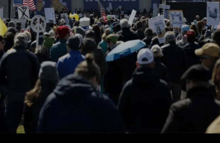 ಅಮೆರಿಕದಲ್ಲಿ ‘ನೋ ಕಿಂಗ್ಸ್’ ಬೃಹತ್ ಪ್ರತಿಭಟನೆ: ಟ್ರಂಪ್ ನೀತಿ, ಇರಾನ್ ಯುದ್ಧ ಮತ್ತು ಆರ್ಥಿಕ ಸಂಕಷ್ಟದ ವಿರುದ್ಧ ಜನಕ್ರೋಶ!