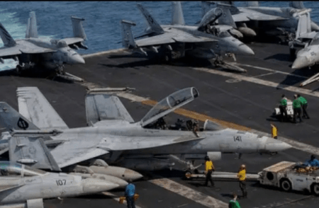 ಇರಾನ್ ಯುದ್ಧ ವಲಯಕ್ಕೆ ಲಗ್ಗೆ ಇಟ್ಟ ಅಮೆರಿಕದ ಭೀಕರ ಯುದ್ಧನೌಕೆ ‘ಯುಎಸ್ಎಸ್ ಬಾಕ್ಸರ್’: 2,500 ಮರೀನ್ ಸೈನಿಕರ ನಿಯೋಜನೆ