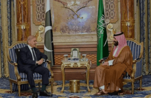 ಅಮೆರಿಕ-ಇರಾನ್ ಶಾಂತಿ ಮಾತುಕತೆಗೆ ಪಾಕ್ ಪ್ರಧಾನಿ ಪುಶ್: ಸೌದಿ ಯುವರಾಜನೊಂದಿಗೆ ಶಹಬಾಜ್ ಷರೀಫ್ ಮಹತ್ವದ ಚರ್ಚೆ