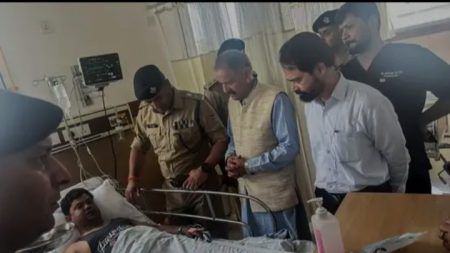 BREAKING: ಡೆಹ್ರಾಡೂನ್ ಆಸ್ಪತ್ರೆಯಲ್ಲಿ ಭೀಕರ ಎಸಿ ಸ್ಫೋಟ: ಭುಗಿಲೆದ್ದ ಬೆಂಕಿಗೆ ವೃದ್ಧೆ ಬಲಿ, 16 ಮಂದಿಗೆ ಗಂಭೀರ ಗಾಯ!