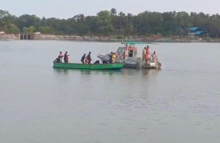 BIG UPDATE : ಭಟ್ಕಳ ದುರಂತದಲ್ಲಿ ಮೃತಪಟ್ಟವರ ಸಂಖ್ಯೆ 11ಕ್ಕೆ ಏರಿಕೆ : ನೀರುಪಾಲಾಗಿದ್ದ ಮಾದೇವ್ ನಾಯ್ಕ್ ಮೃತದೇಹ ಪತ್ತೆ.!