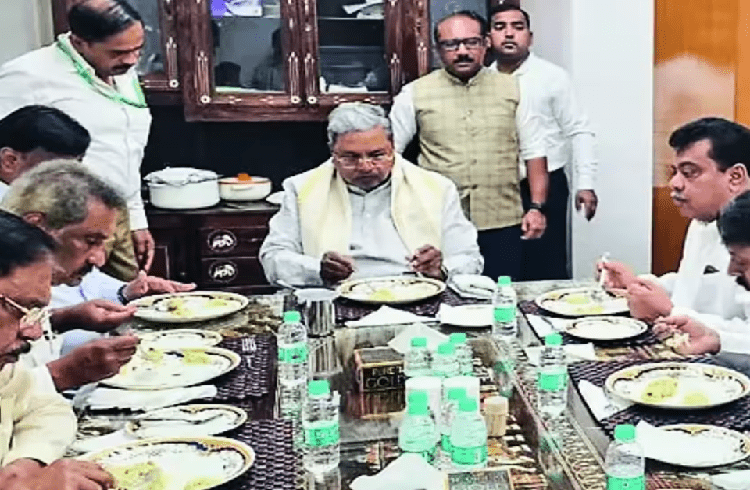 BREAKING : ಕೆಲವೇ ಕ್ಷಣಗಳಲ್ಲಿ ಸಿಎಂ ಸಿದ್ದರಾಮಯ್ಯ ನಿವಾಸದಲ್ಲಿ ಬ್ರೇಕ್ ಫಾಸ್ಟ್ ಮೀಟಿಂಗ್ ಆರಂಭ!