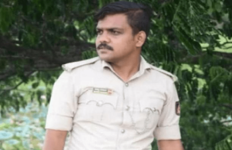 ರಾಜ್ಯದಲ್ಲಿ ಹೃದಯವಿದ್ರಾವಕ ಘಟನೆ : 18 ದಿನದ ಹಿಂದೆಯಷ್ಟೇ ಮದುವೆಯಾಗಿದ್ದ ಕಾನ್ಸ್ಟೇಬಲ್ ಹೃದಯಾಘಾತಕ್ಕೆ ಬಲಿ!