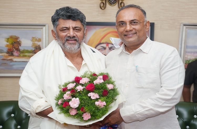 ಡಿಕೆಶಿ ಸಿಎಲ್ಪಿ ನಾಯಕರಾಗಿ ಆಯ್ಕೆ: ಕಠಿಣ ಕಾರ್ಯವೈಖರಿಗೆ ಸಿಕ್ಕ ಅತ್ಯುನ್ನತ ಗೌರವ ಎಂದ ದಿನೇಶ್ ಗುಂಡೂರಾವ್