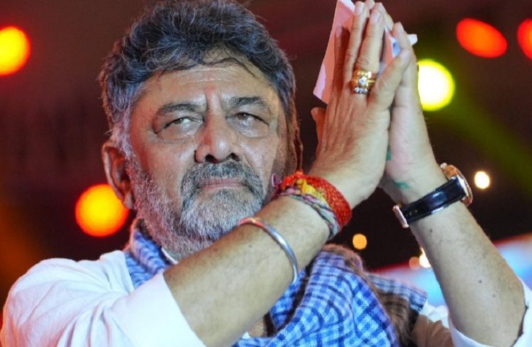 ಅಂದು ಪಾಸ್ಪೋರ್ಟ್ ಶುಲ್ಕ ಪಾವತಿಸಲು ಚಿನ್ನದ ಸರ ಅಡವಿಟ್ಟಿದ್ದ ‘ಡಿಕೆಶಿ’, ಇಂದು ದೇಶದ ಅತಿ ಶ್ರೀಮಂತ CM! ಆ ರೋಚಕ ಕಥೆ ಇಲ್ಲಿದೆ!