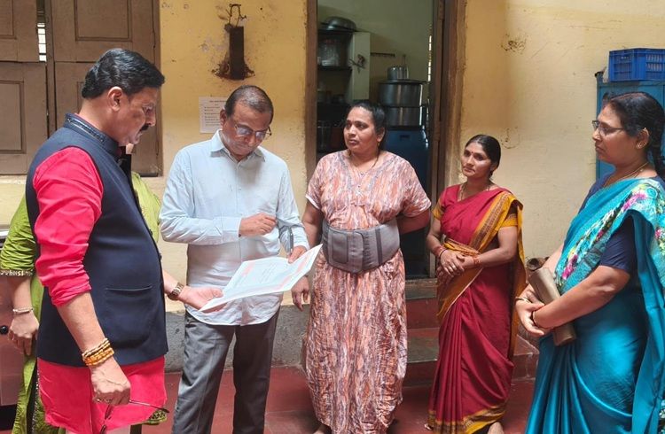 ಸಾಗರದಲ್ಲಿ ಹಾಸ್ಟೆಲ್ಗೆ ಶಾಸಕ ಗೋಪಾಲಕೃಷ್ಣ ಬೇಳೂರು ದಿಢೀರ್ ಭೇಟಿ: ಅವ್ಯವಸ್ಥೆ ಕಂಡು ಸಿಬ್ಬಂದಿಗಳನ್ನು ತರಾಟೆಗೆ