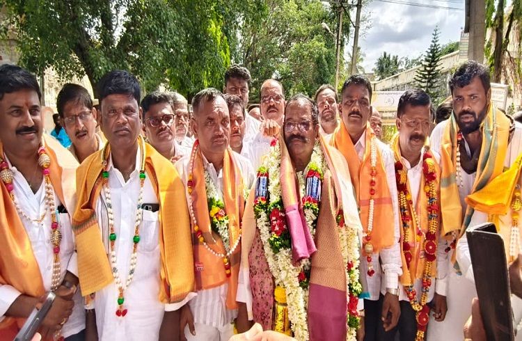 ಚಿತ್ರದುರ್ಗ ಜಿಲ್ಲಾ ಯಾದವ (ಗೊಲ್ಲ) ಸಂಘದ ಅಧ್ಯಕ್ಷರಾಗಿ ‘ಮೀಸೆ ಮಹಲಿಂಗಪ್ಪ’ ಪುನರಾಯ್ಕೆ