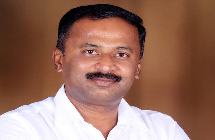 ಗೃಹಲಕ್ಷ್ಮಿ ಯೋಜನೆಯ ಪರಿಷ್ಕರಣೆಯೇ ಹೊರತು ಸ್ಥಗಿತ ಇಲ್ಲ; ಮೃತ, ಅನರ್ಹರ ಪತ್ತೆಗಷ್ಟೇ ಕ್ರಮ: ದಿನೇಶ್ ಗೂಳಿಗೌಡ ಸ್ಪಷ್ಟನೆ