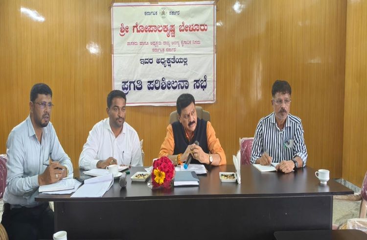 ಮಳೆಗಾಲದಲ್ಲಿ ರಜೆ ಹಾಕದೆ ಜನರ ನೆರವಿಗೆ ಧಾವಿಸಿ: ಸಾಗರದ ಅಧಿಕಾರಿಗಳಿಗೆ ಶಾಸಕ ಗೋಪಾಲಕೃಷ್ಣ ಬೇಳೂರು ಖಡಕ್ ಸೂಚನೆ