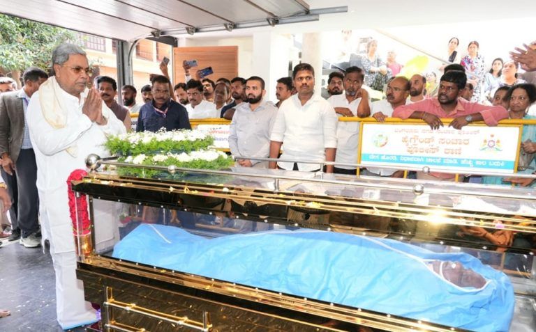 ಸಚಿವ ಡಿ. ಸುಧಾಕರ್ ನಿಧನ ರಾಜ್ಯದಲ್ಲಿ ಮೂರು ದಿನ ಅಧಿಕೃತ ಶೋಕಾಚರಣೆ ಮತ್ತು ಚಿತ್ರದುರ್ಗ ಜಿಲ್ಲೆಯಾದ್ಯಂತ ನಾಳೆ ರಜೆ ಘೋಷಣೆ