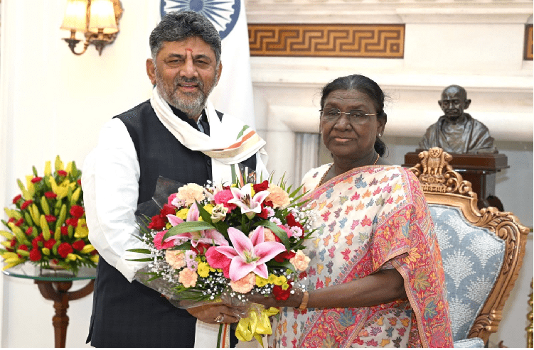 BREAKING : ರಾಷ್ಟ್ರಪತಿ ದ್ರೌಪದಿ ಮುರ್ಮುರನ್ನು ಭೇಟಿಯಾದ ಮುಖ್ಯಮಂತ್ರಿ ಡಿಕೆ ಶಿವಕುಮಾರ್