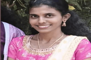 BIG NEWS : ಕೊಟ್ಟ ಸಾಲ ಮರಳಿ ಬರದಿದ್ದಕ್ಕೆ, ಕಾಲೇಜು ಶುಲ್ಕ ಕಟ್ಟಲಾಗದೇ ವಿದ್ಯಾರ್ಥಿನಿ ಆತ್ಮಹತ್ಯೆ!
