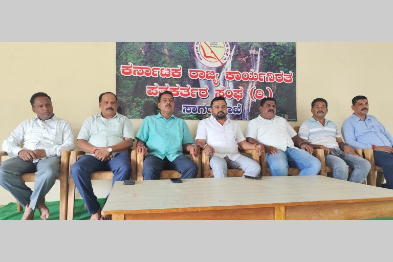 ಶ್ರೀಗಳ ಹೇಳಿಕೆ ಪ್ರಶ್ನಿಸಲು ಅನಂತಪುರದ ಬಿಜೆಪಿ ಮುಖಂಡನಿಗೆ ನೈತಿಕತೆ ಎಲ್ಲಿದೆ?: ಸೋಮಶೇಖರ್ ಲಾವಿಗೇರ ಪ್ರಶ್ನೆ