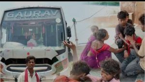 BREAKING: ಬಿಹಾರದಲ್ಲಿ ಭೀಕರ ದುರಂತ: ಬಸ್ಗೆ ೧೧,೦೦೦ ವೋಲ್ಟ್ ವಿದ್ಯುತ್ ತಂತಿ ತಗುಲಿ ದಂಪತಿ ಸಾವು, ೧೦ ಜನರಿಗೆ ಗಾಯ