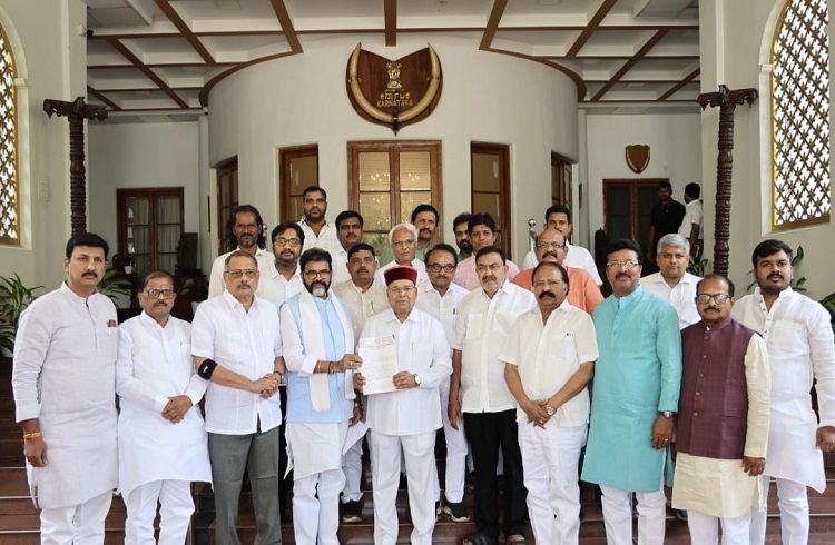 ಲಾಡ್ಲೆ ಮಶಾಕ್ ದರ್ಗಾ ಗಲಾಟೆ ಕೇಸ್ ವಾಪಸ್: ರಾಜ್ಯಪಾಲರಿಗೆ ದೂರು ನೀಡಿದ ಬಿಜೆಪಿ ನಿಯೋಗ