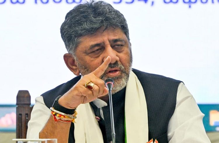 BIG BREAKING: ಗೃಹಲಕ್ಷ್ಮಿ, ಗೃಹಜ್ಯೋತಿ ಯೋಜನೆಗೆ ಹೊಸದಾಗಿ ಮರು ಅರ್ಜಿ ಸಲ್ಲಿಕೆ ಕಡ್ಡಾಯ: ಸಿಎಂ ಡಿ.ಕೆ ಶಿವಕುಮಾರ್ ಆದೇಶ
