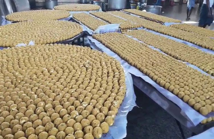 ನಾಳೆ ಡಿಕೆಶಿ ಸಿಎಂ ಪಟ್ಟಾಭಿಷೇಕದ ಮಹೋತ್ಸವ: ನೆಲಮಂಗಲದಲ್ಲಿ ಸಿದ್ಧವಾಗುತ್ತಿದೆ 10 ಲಕ್ಷ ಲಾಡು!